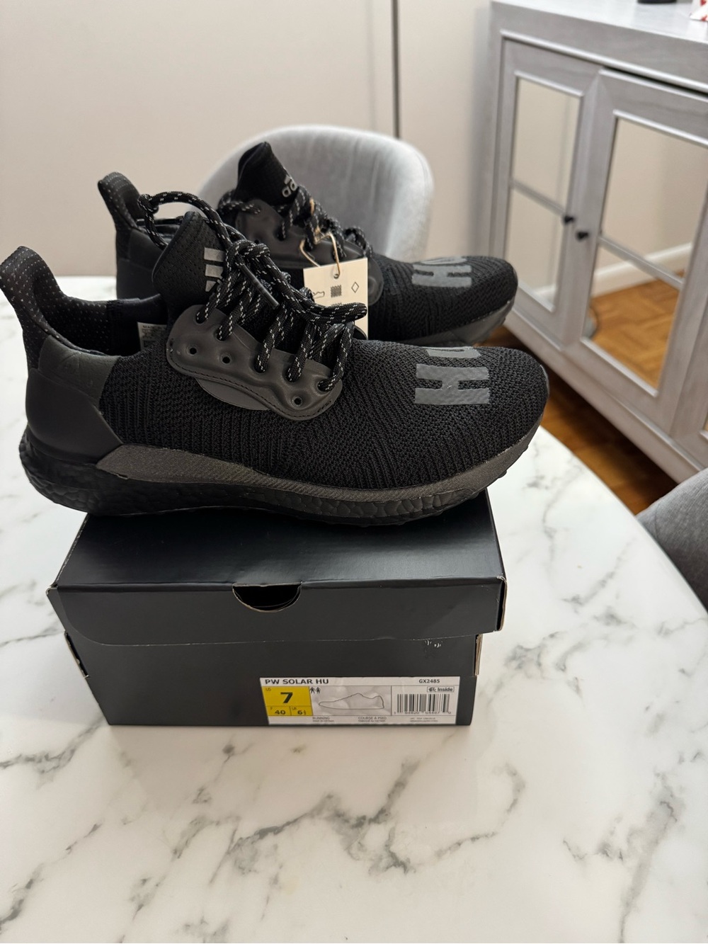 BRAND NEW ADIDAS x PHARELL Men's Athletic Shoes Black